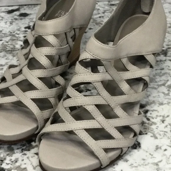 Eileen Fisher Cage Strap Lattice  Leather Gray Wood Wedge Sandal - Picture 10 of 12